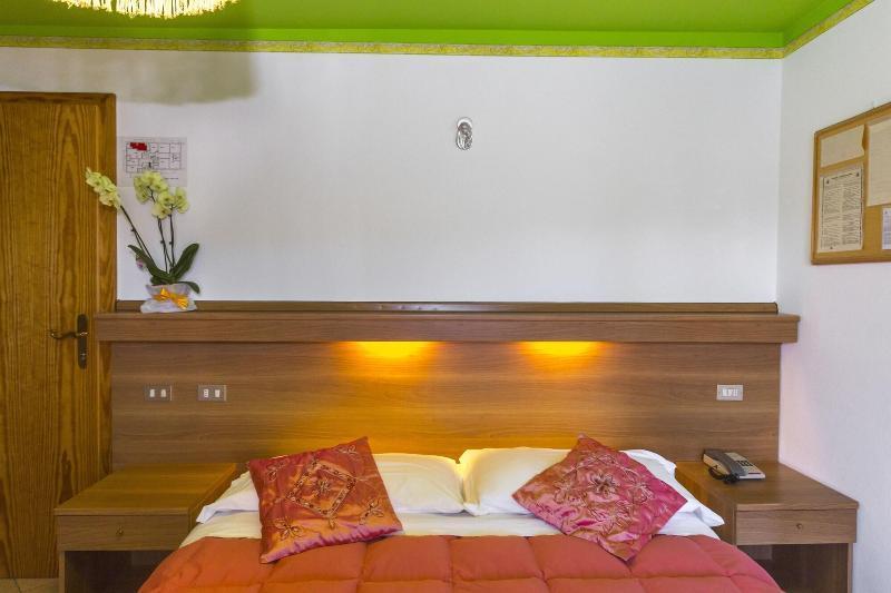 Hotel Trentino โฟลกาเรีย ภายนอก รูปภาพ