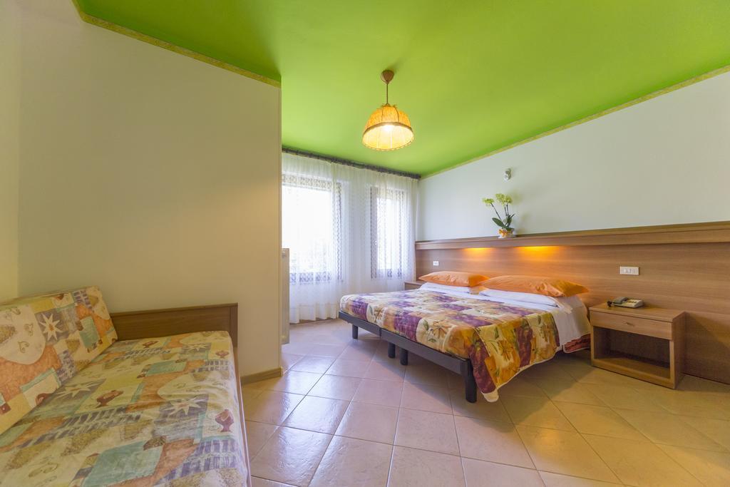 Hotel Trentino โฟลกาเรีย ภายนอก รูปภาพ